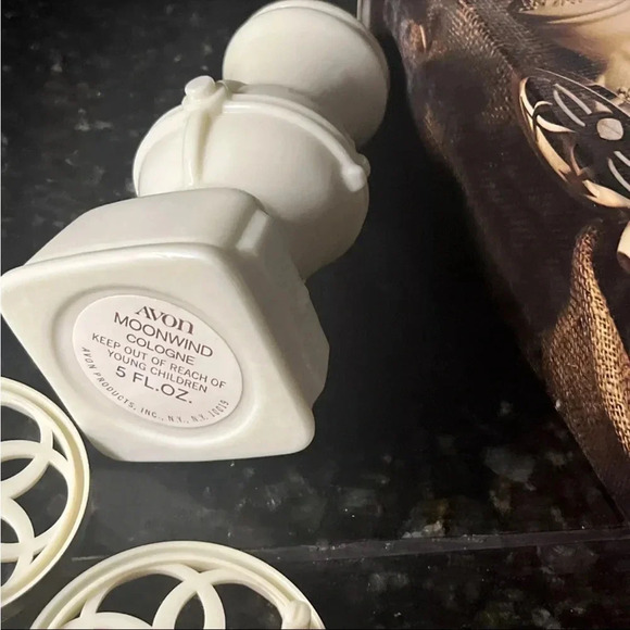 Vintage 70s Avon Country Store Coffee Mill Empty Cologne Milk Glass Decor Cabin - Picture 3 of 6